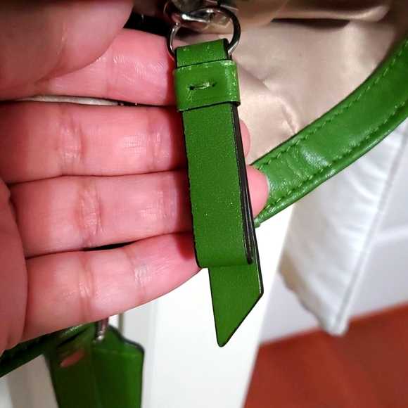 Coach Gallery Green Leather Zipper Pockets Double Handles Tote Bag💚🍏 - Picture 16 of 17